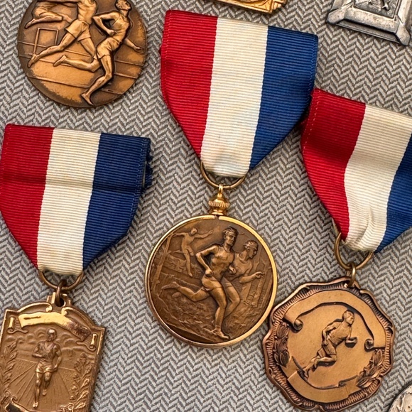 Vintage Lot of 8 Track and Field Running Runner Medals - Picture 3 of 8